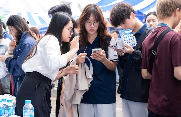 Gian hàng Công ty Luật Hồng Bách và Cộng sự tại Phenikaa Career Fair 2026 